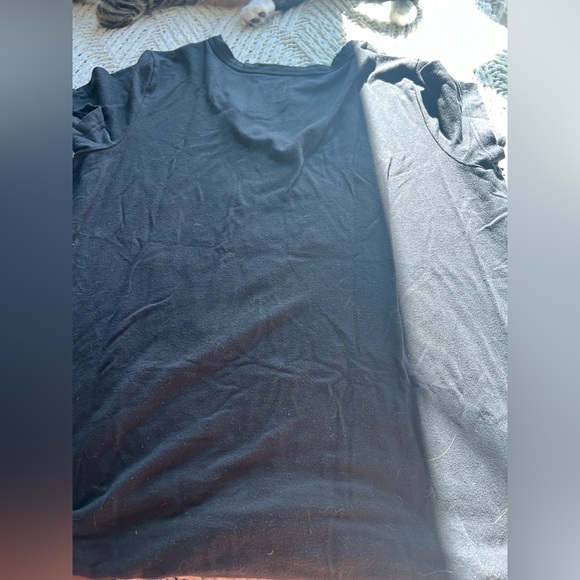 SO v neck shirt. size large. - Picture 2 of 2